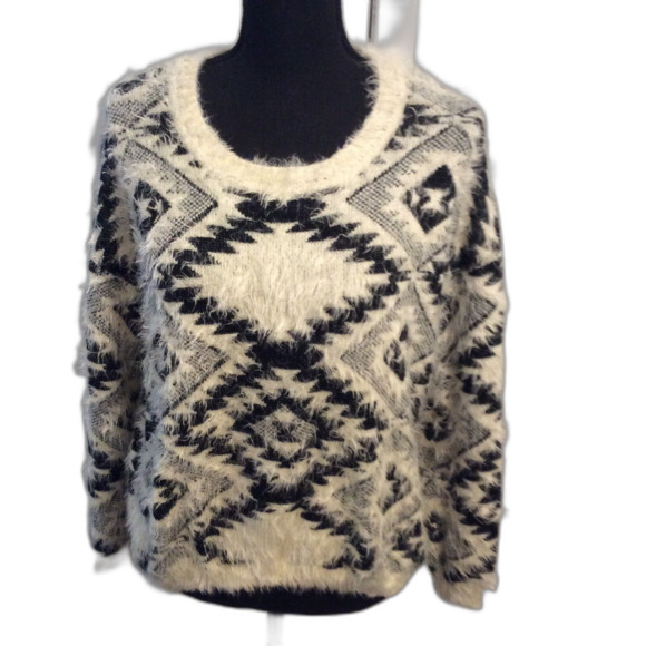 Dex Fuzzy Sweater Black Cream Large L Aztec Tribal Print Eyelash Knit - Picture 1 of 5
